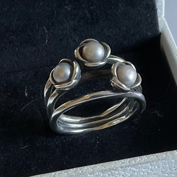 Pandora Silver Ring with Pearlescent Accents - Picture 1 of 5